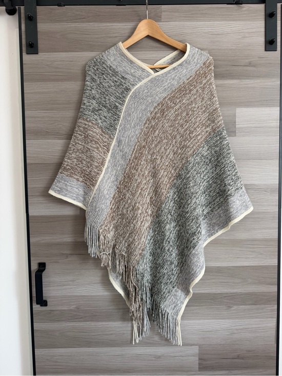 Guilty Couture Sweaters - Guilty Couture Women's One Size Color Block Striped Knit
Poncho with Fringe
